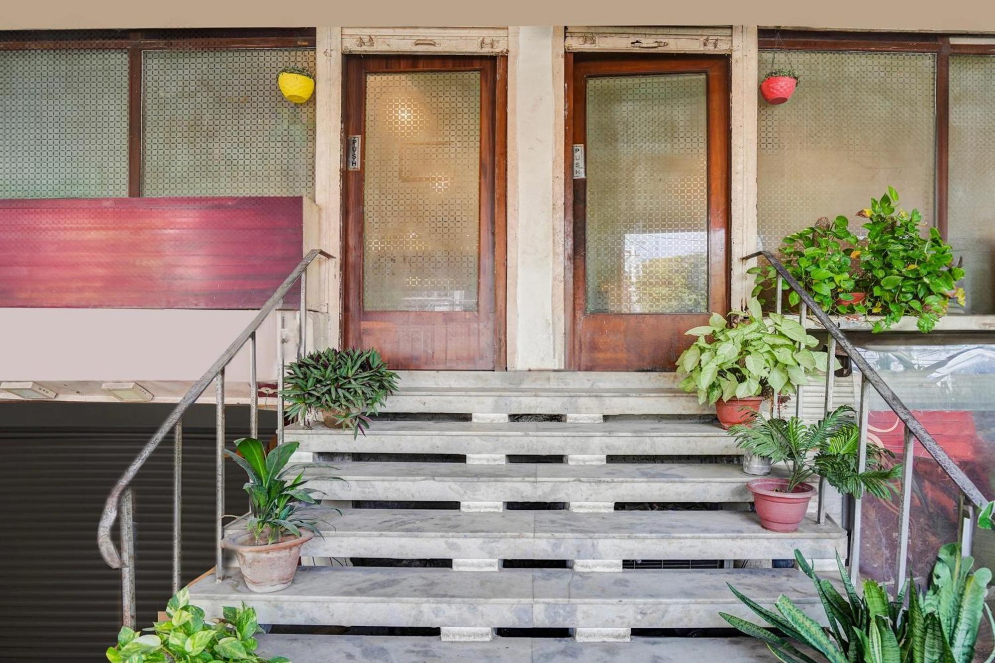 Super Collection O Ratan Lal Nagar Hotel Kanpur Exterior photo