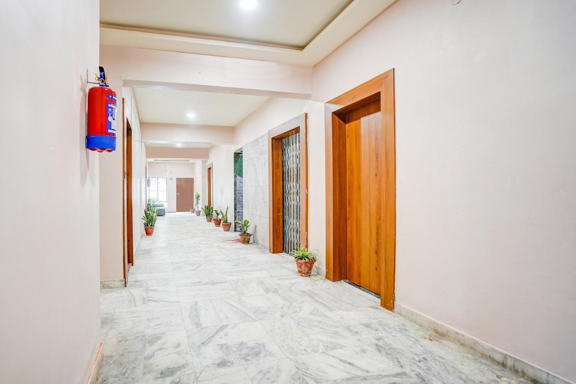 Super Collection O Ratan Lal Nagar Hotel Kanpur Exterior photo